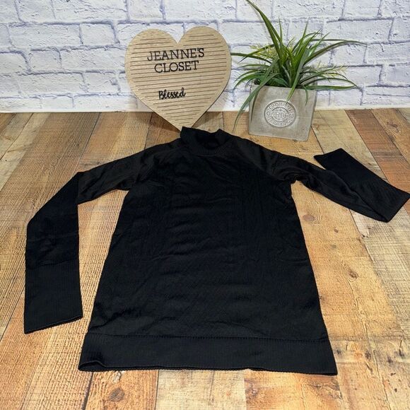 Lululemon Rest Less Mock Neck
Black / Black - Picture 10 of 14